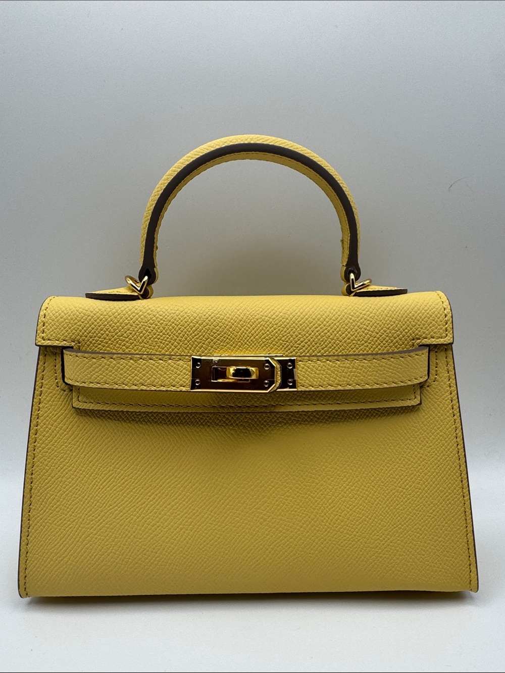 The Kinsley 19 - Butter Yellow